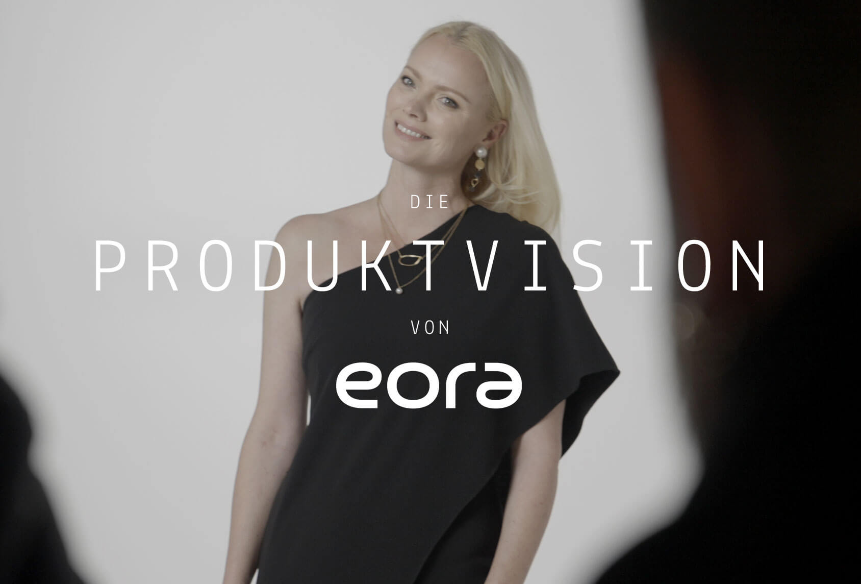 Eora Protagonistin Franziska Knuppe steht für Eora Hörschmuck und die Produktvision.